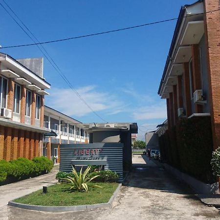 Liberty Homestay Parit  Exterior foto